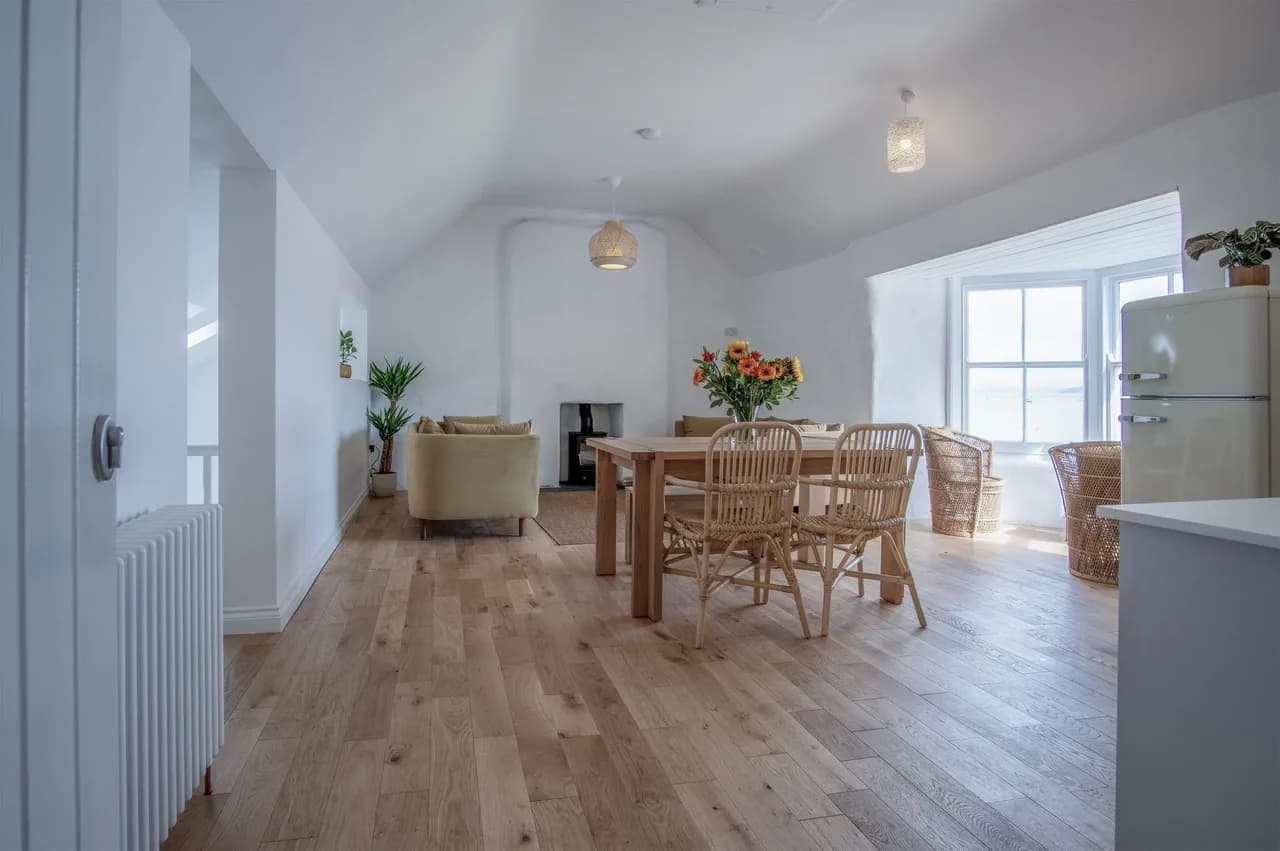 Garden View Seven Bedroom Cottage in Pembrokeshire Coast photo 2