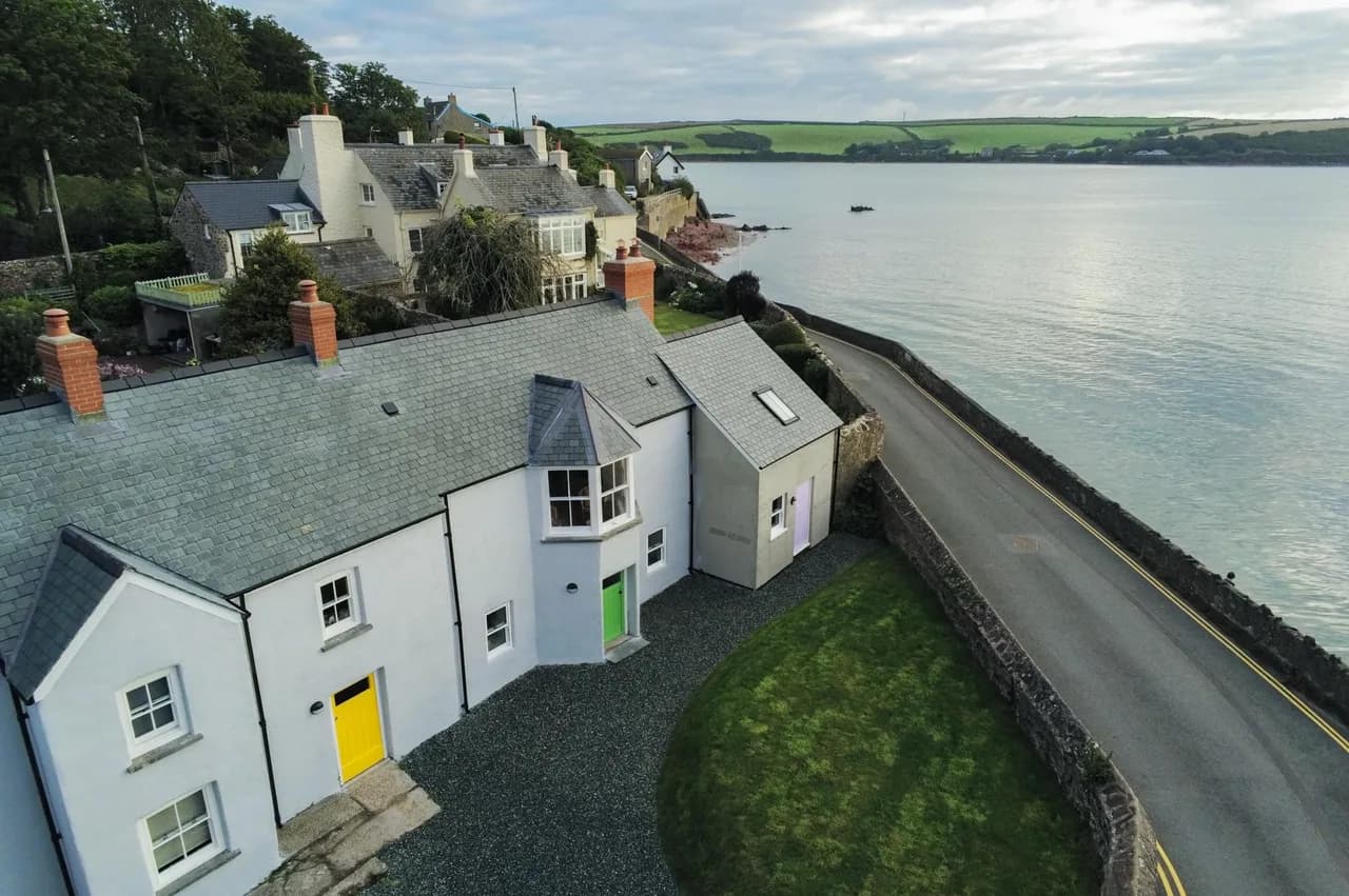 Garden View Seven Bedroom Cottage in Pembrokeshire Coast photo 3