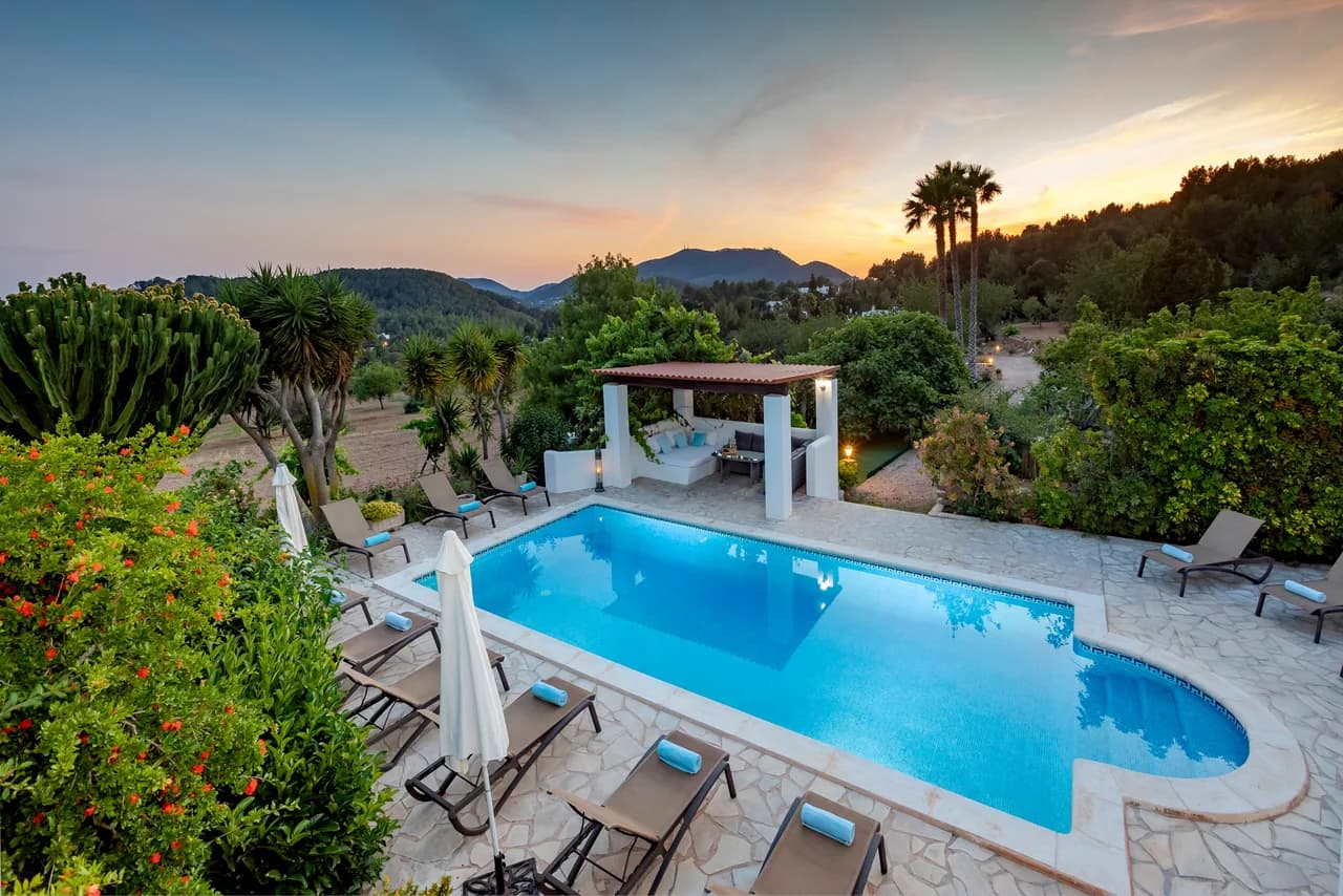 Charming Six Bedroom Retreat in Ibiza photo 4