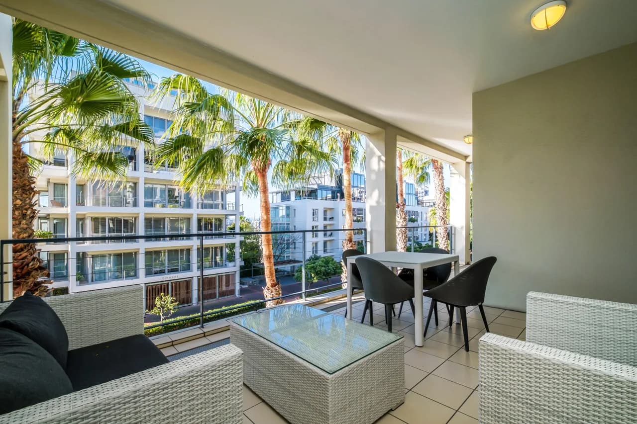 Waterfront Apartment with Canal Views in Cape Town photo 4