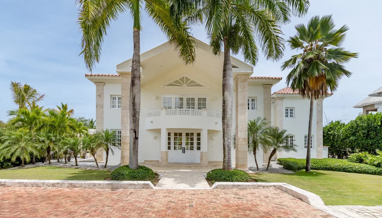 Elevated Six Bedroom Villa in Punta Cana photo 5