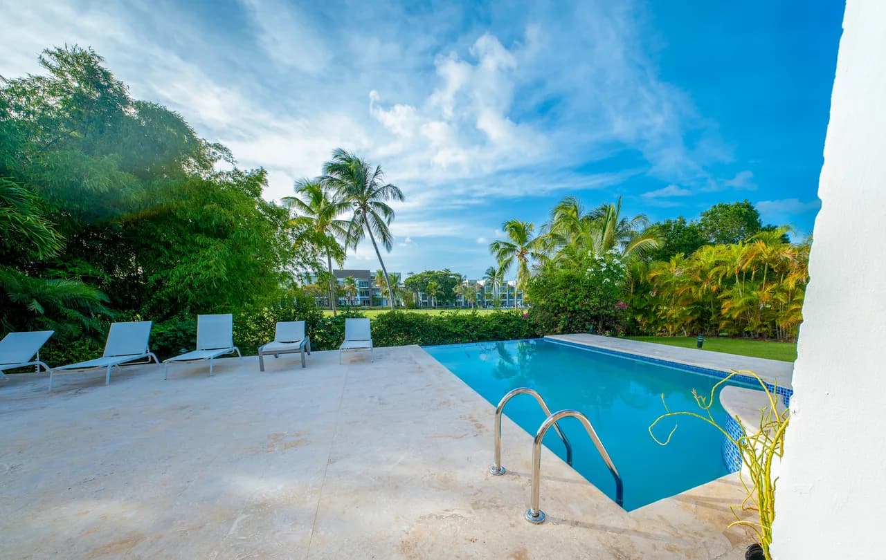 Luxury Poolside Villa in Bavaro, Punta Cana photo 2