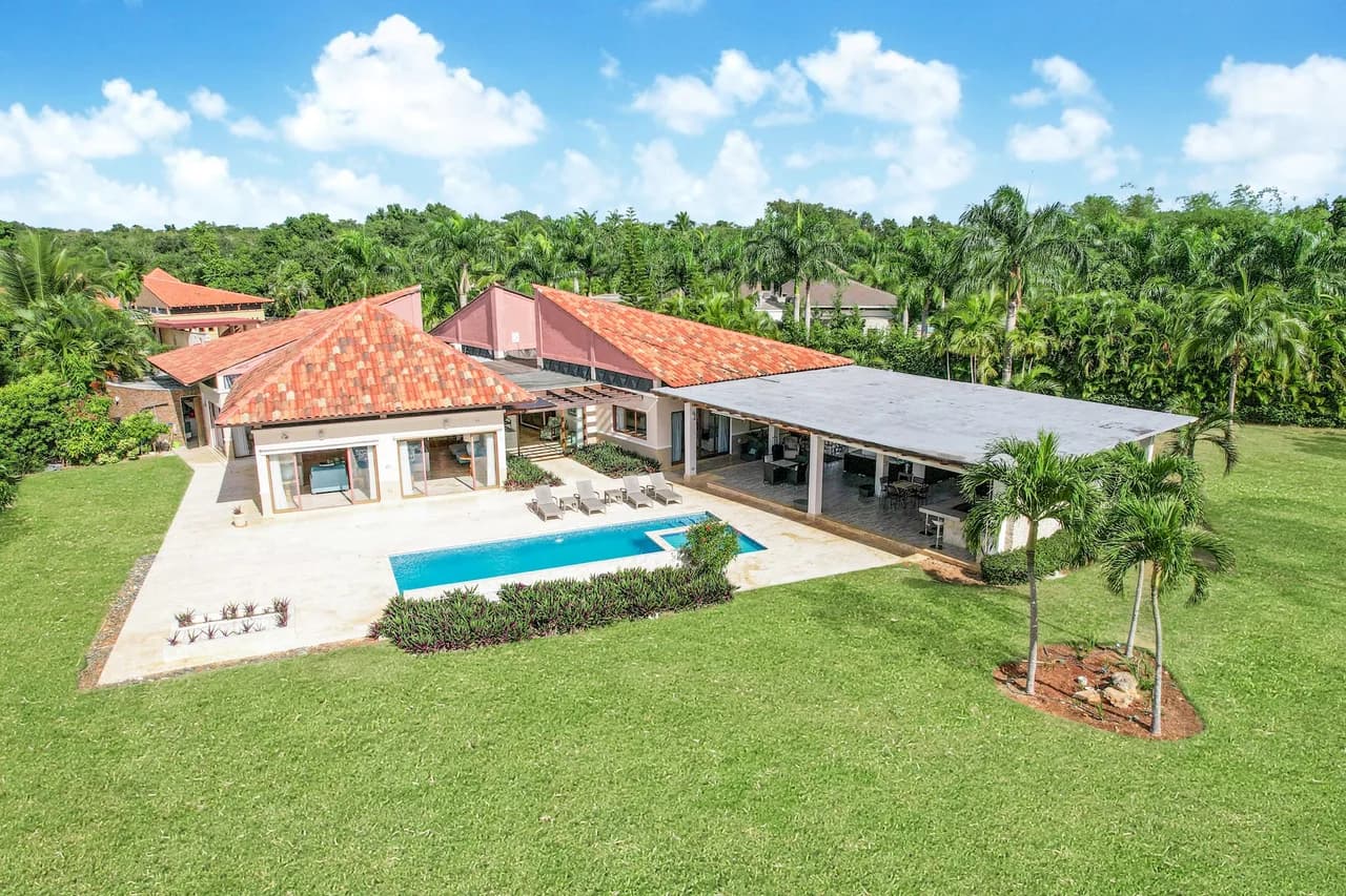 Expansive Five Bedroom Villa in Casa de Campo