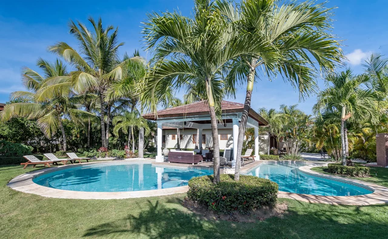 Poolside Four Bedroom Villa in Bavaro photo 5