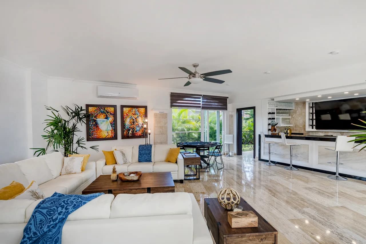 Spacious Eight-Bedroom Villa in Punta Cana photo 3