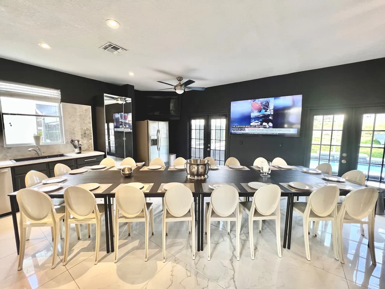 Luxurious Eleven Bedroom Retreat in Four Corners photo 2