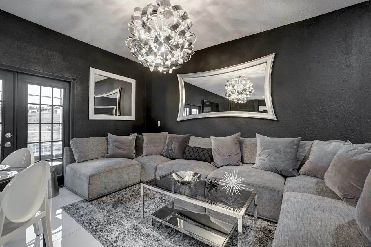 Luxurious Eleven Bedroom Retreat in Four Corners photo 4