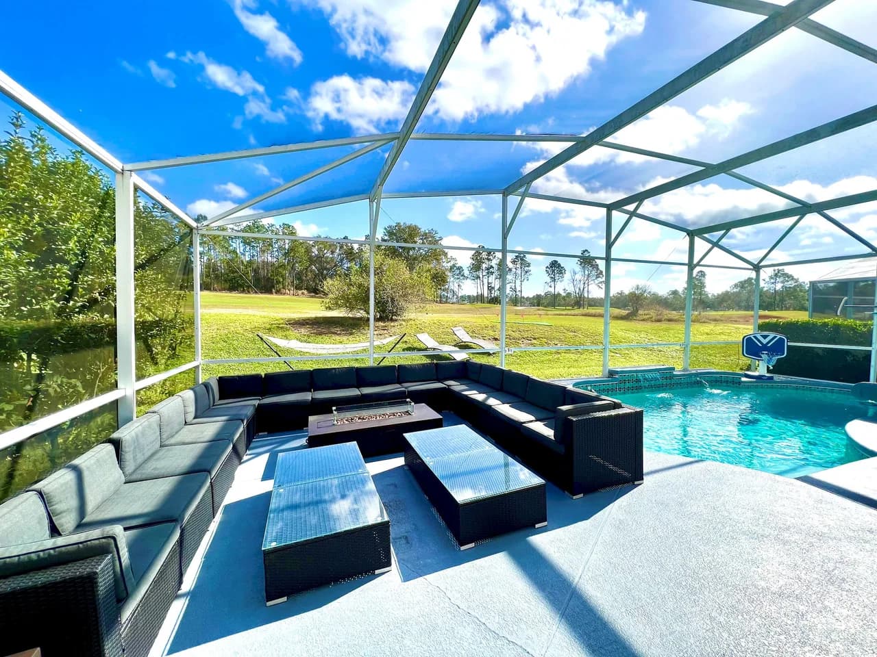 Expansive Garden Villa in Four Corners Florida