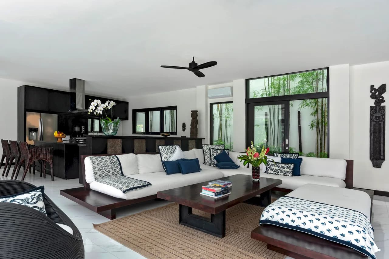 Spacious Nine Bedroom Villa in Kerobokan Kelod photo 4