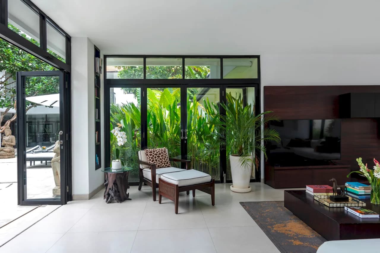 Spacious Nine Bedroom Villa in Kerobokan Kelod photo 5