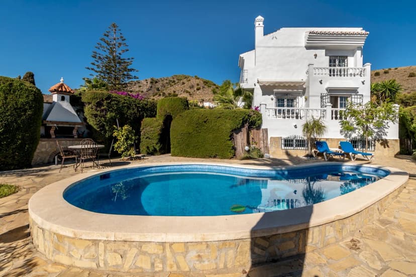 Los olivos villa with heated pool 