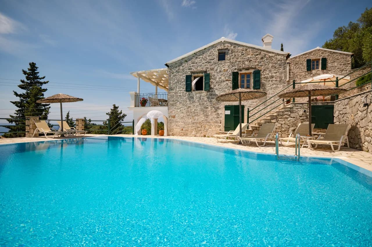 Charming Garden Villa in Paxi