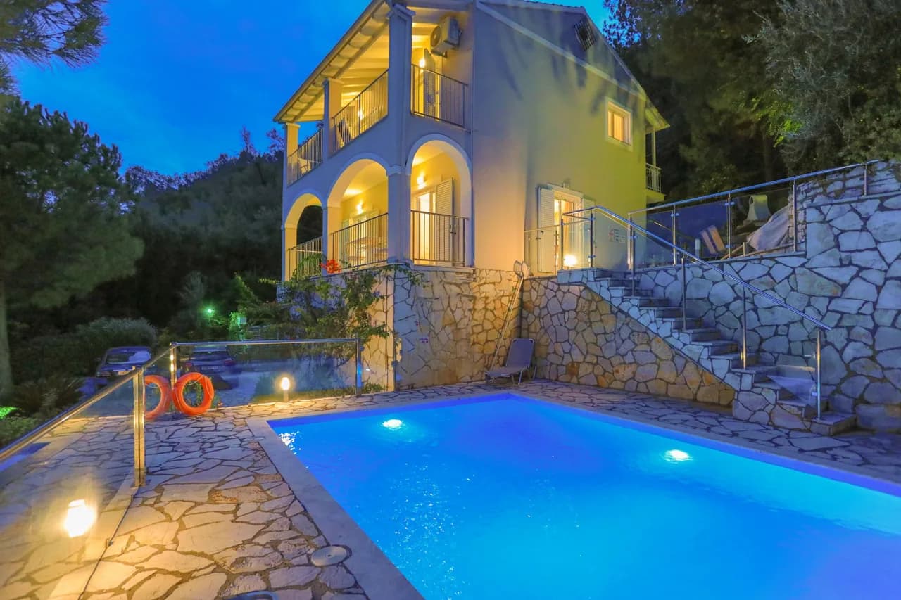 Garden-View Three Bedroom Villa in Corfu