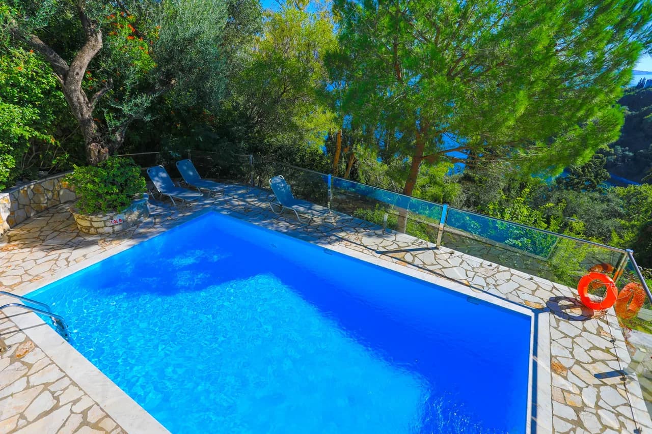 Garden-View Three Bedroom Villa in Corfu photo 5
