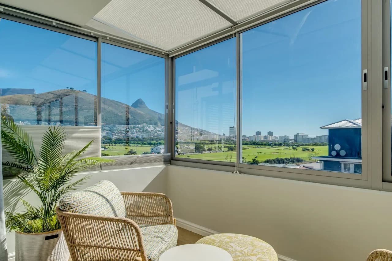 Golf Course View Apartment in Cape Town photo 3