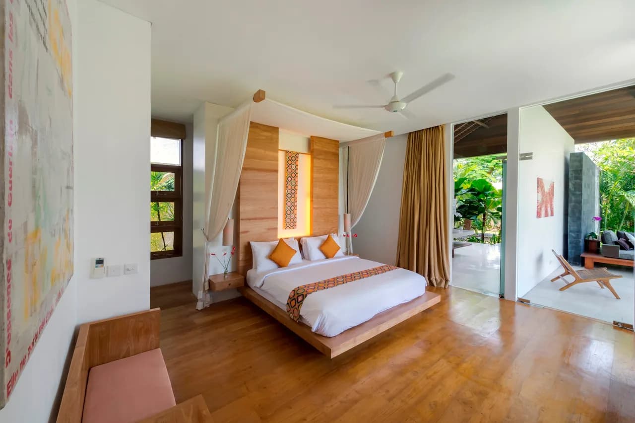 Balcony Retreat Villa in North Kuta photo 4