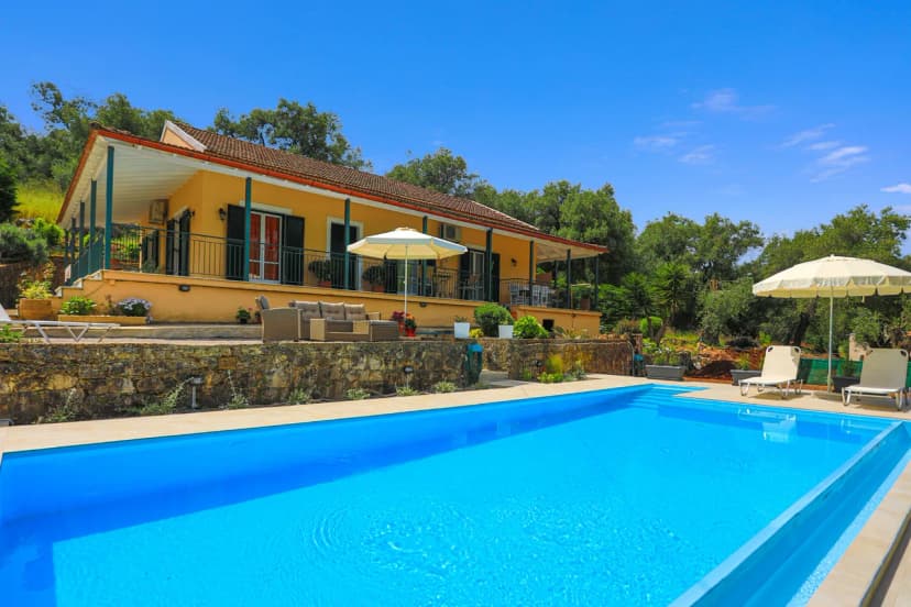 ValentinaA charming with pool, near beach, WiFi