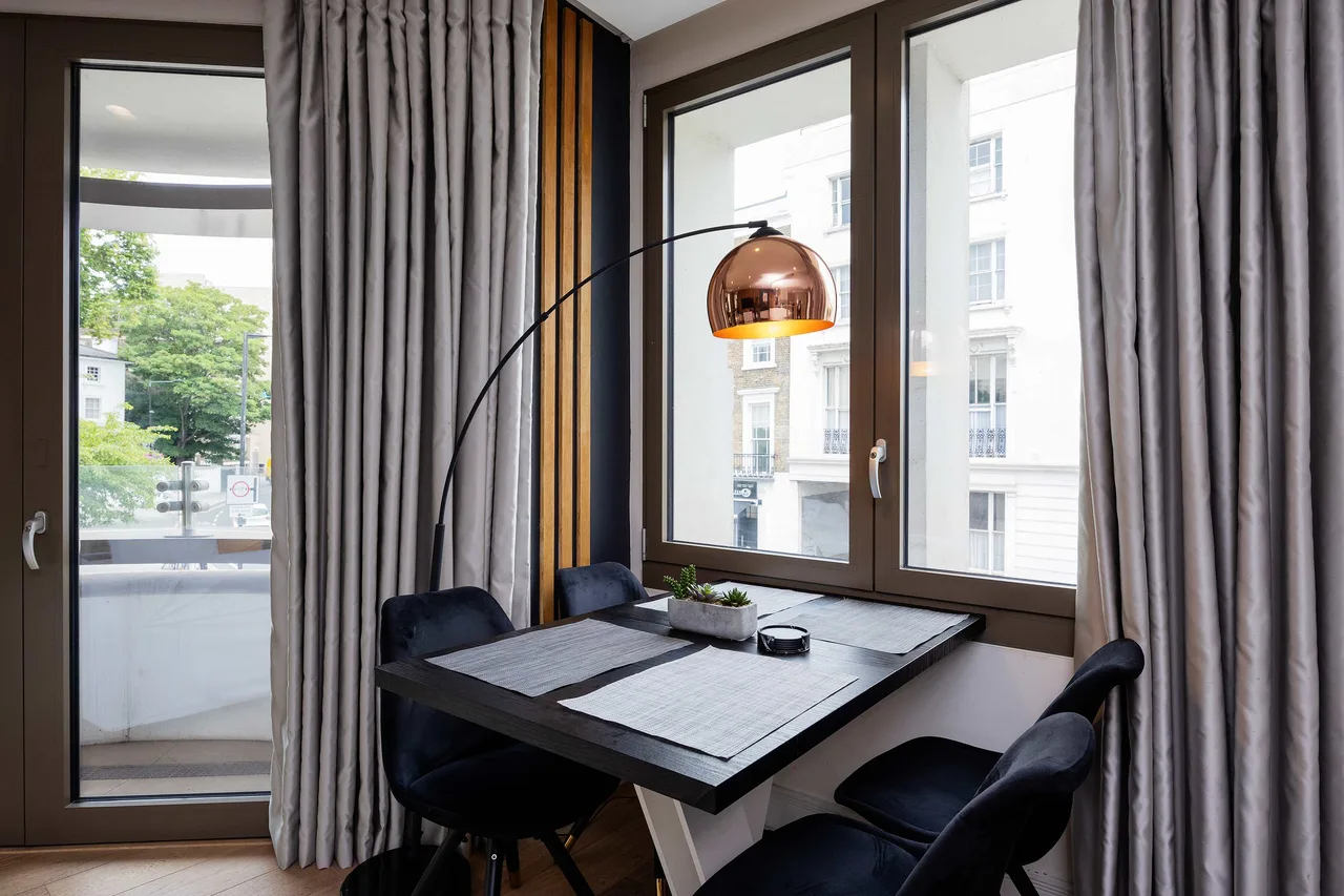 Modern Two-Bedroom Apartment in London photo 5