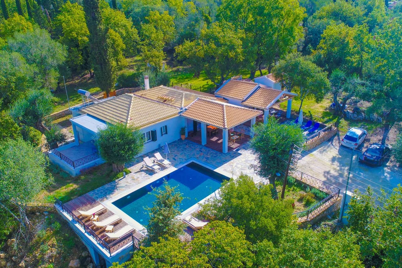 Forest Retreat Villa in Souleika