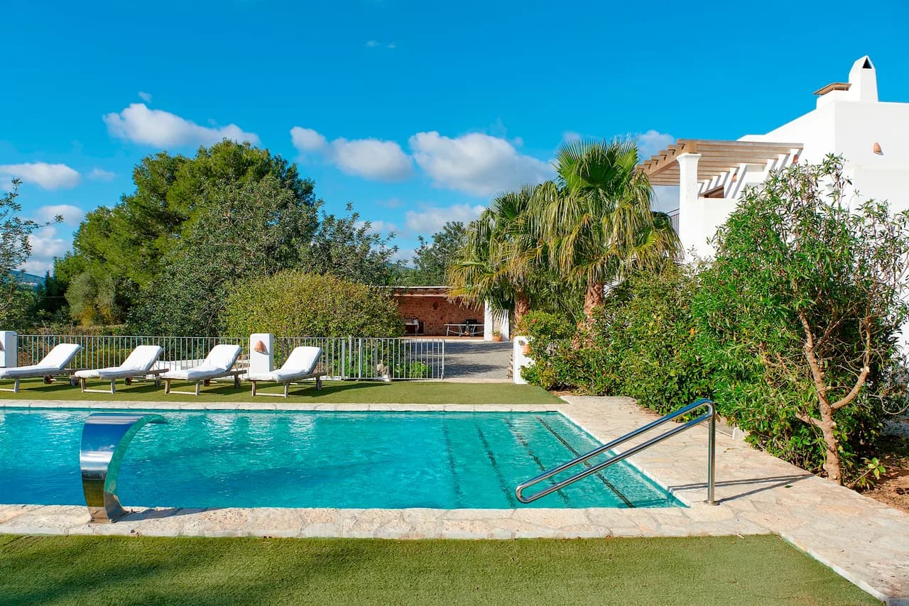 Spacious Five-Bedroom Villa in Sant Rafel Ibiza photo 4
