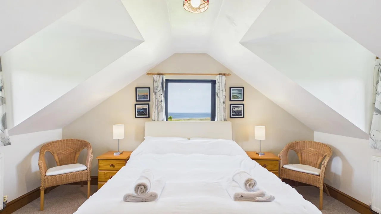 Coastal Six Bedroom Villa in Gower Peninsula photo 4