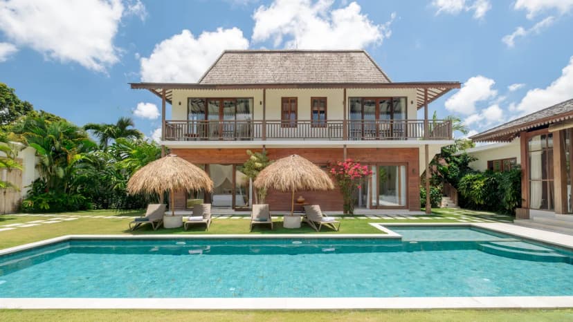Expansive Nine Bedroom Estate in Bali