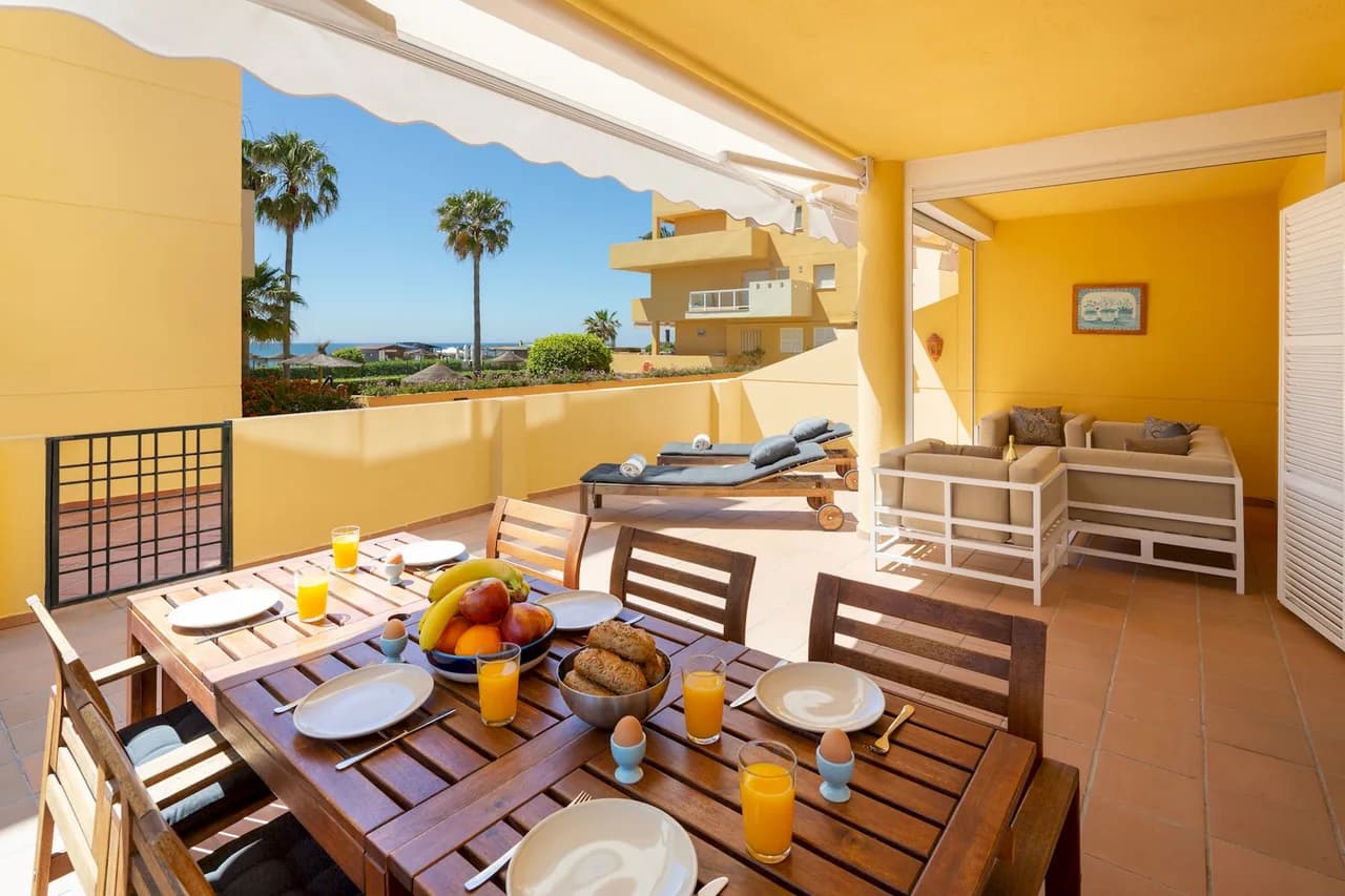 Beachfront Three Bedroom Apartment in La Cala de Mijas photo 2