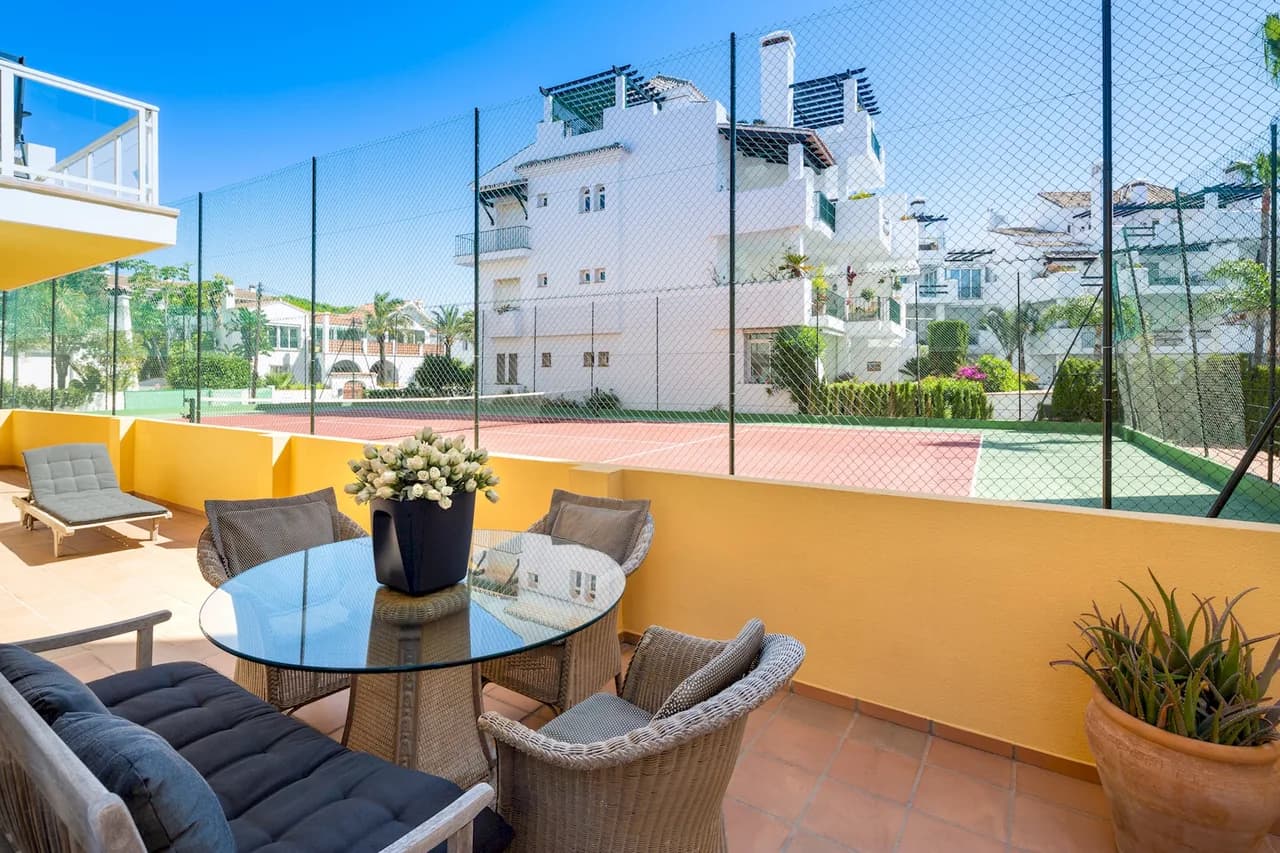 Beachfront Three Bedroom Apartment in La Cala de Mijas photo 4
