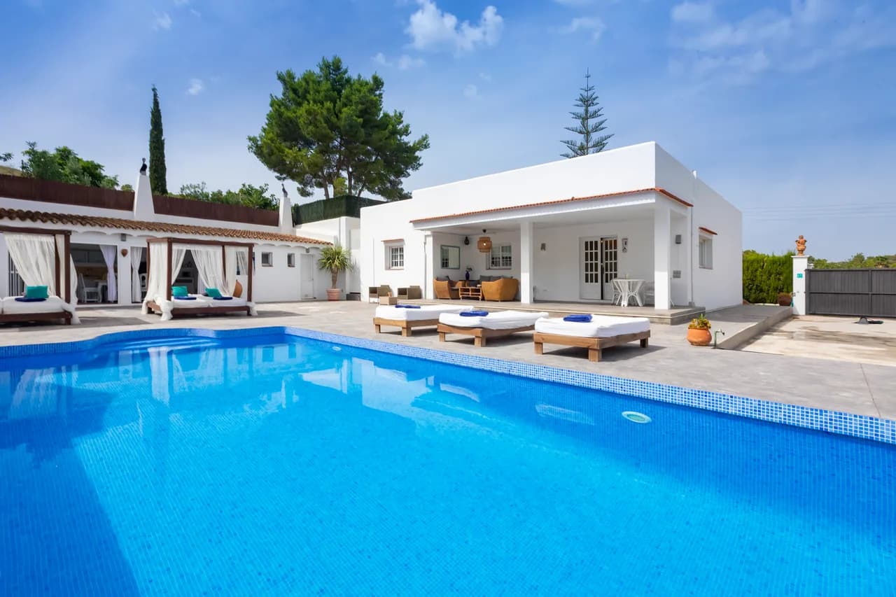 Modern Five Bedroom Villa in Ibiza