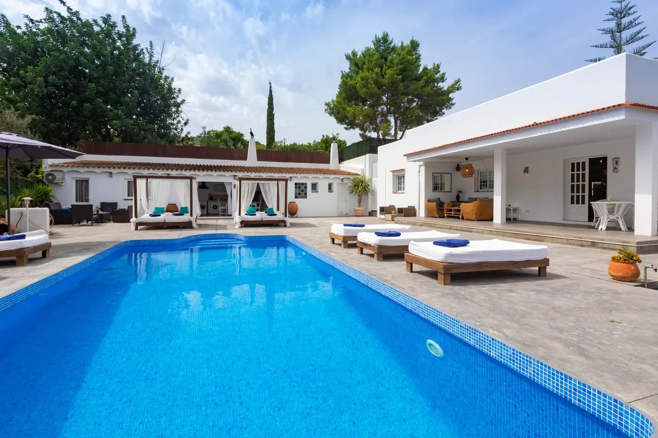 Modern Five Bedroom Villa in Ibiza photo 2