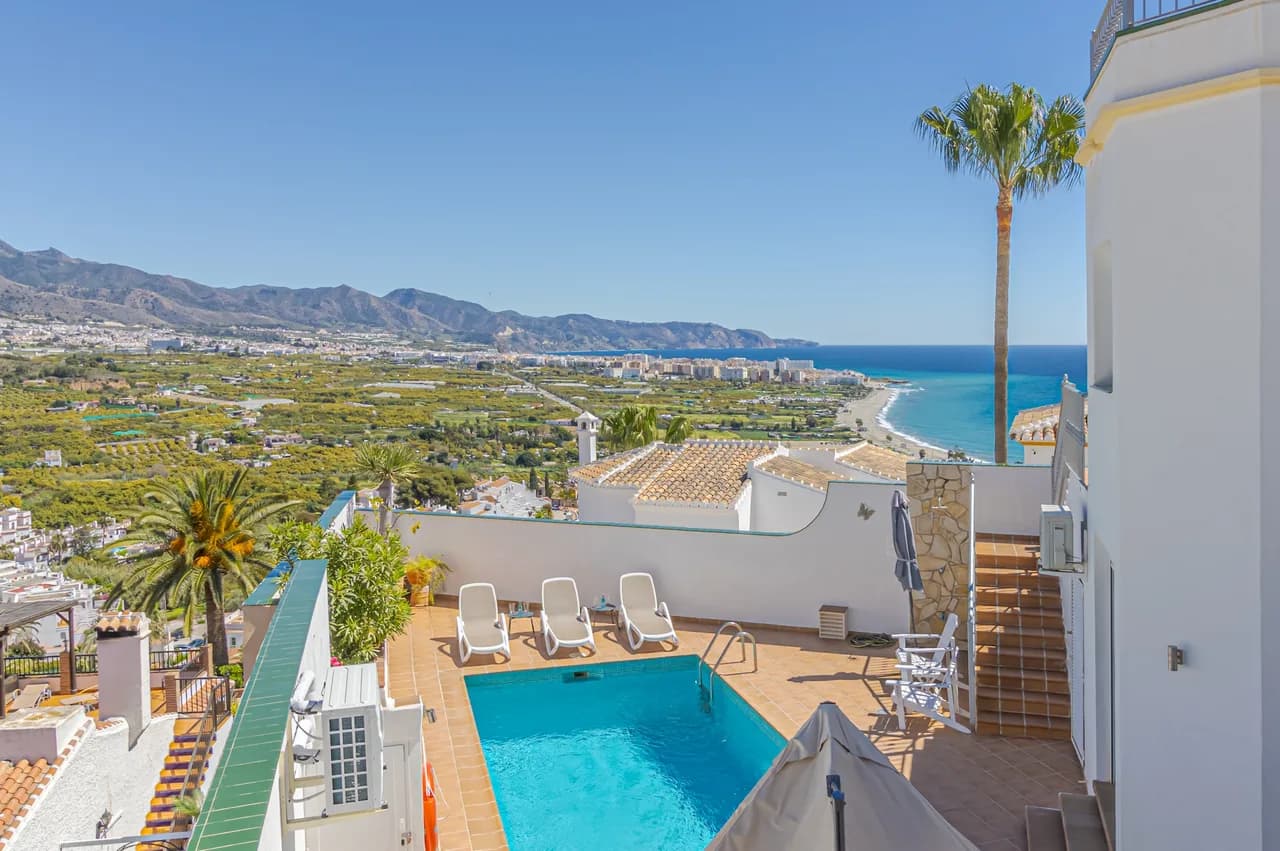Sea View Four Bedroom Villa in Nerja photo 3