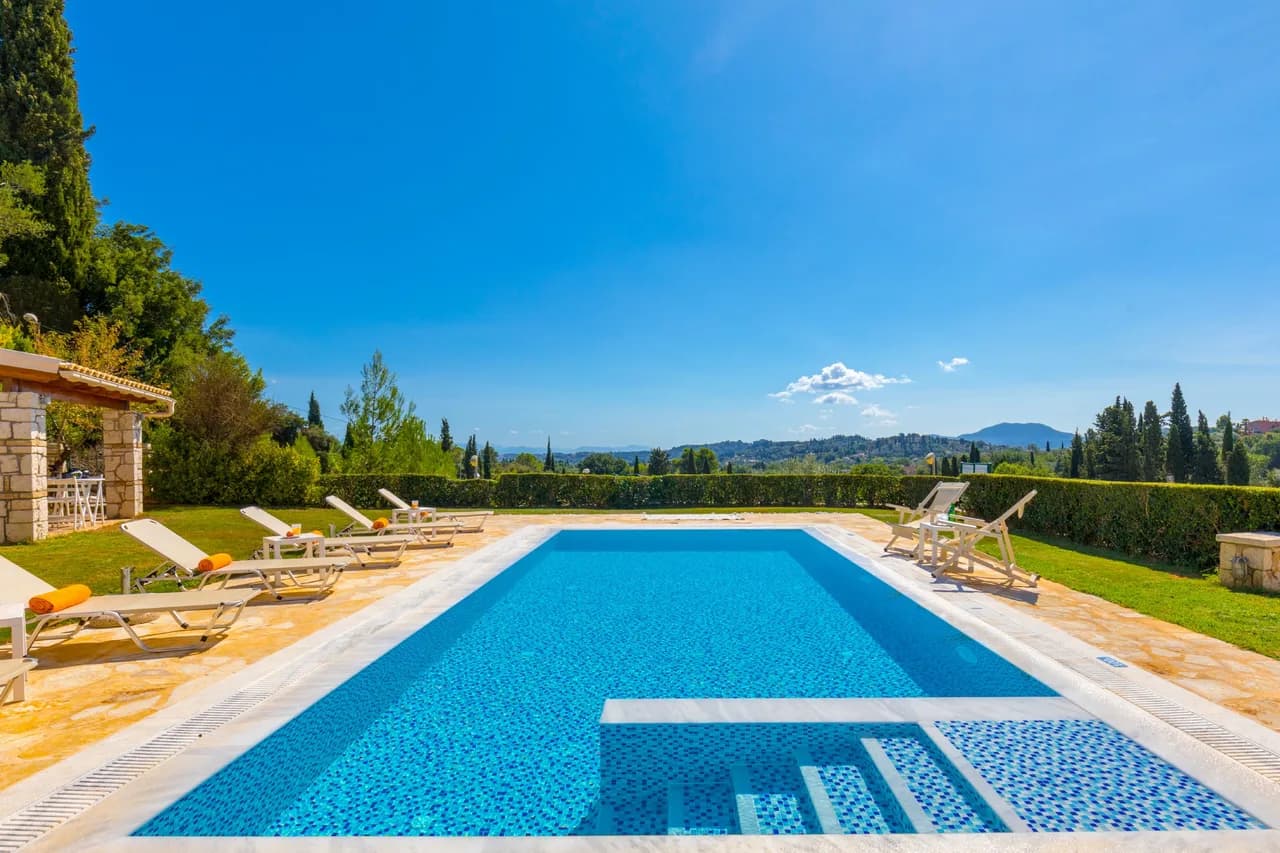 Well-Equipped Three Bedroom Villa in Corfu photo 3