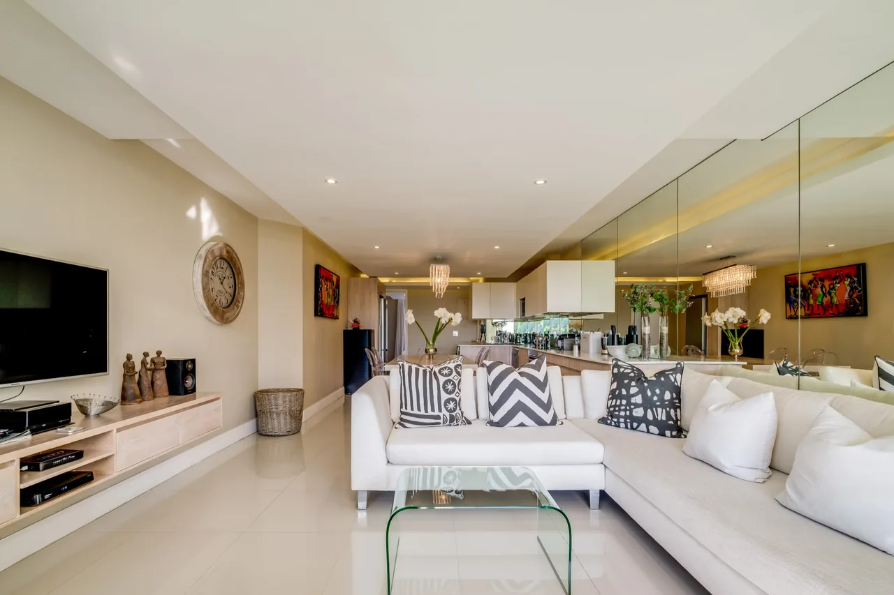 Waterfront Three Bedroom Apartment in Cape Town photo 4