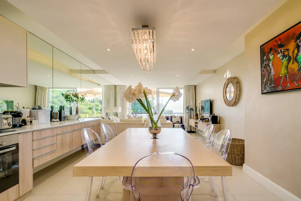 Waterfront Three Bedroom Apartment in Cape Town photo 5