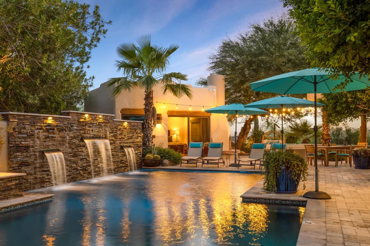 Modern Six Bedroom Villa in Phoenix photo 3