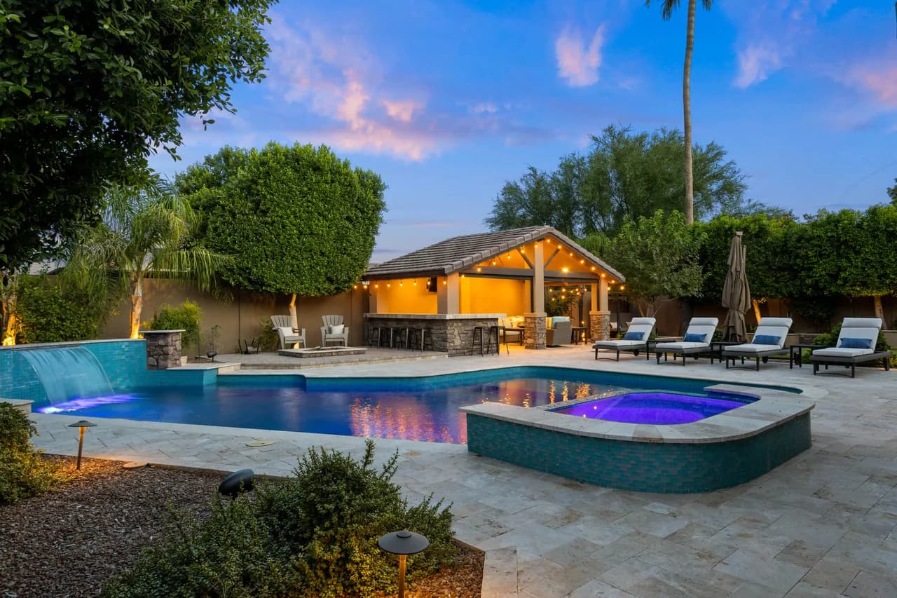 Family-Friendly Villa with Pool in Paradise Valley photo 2
