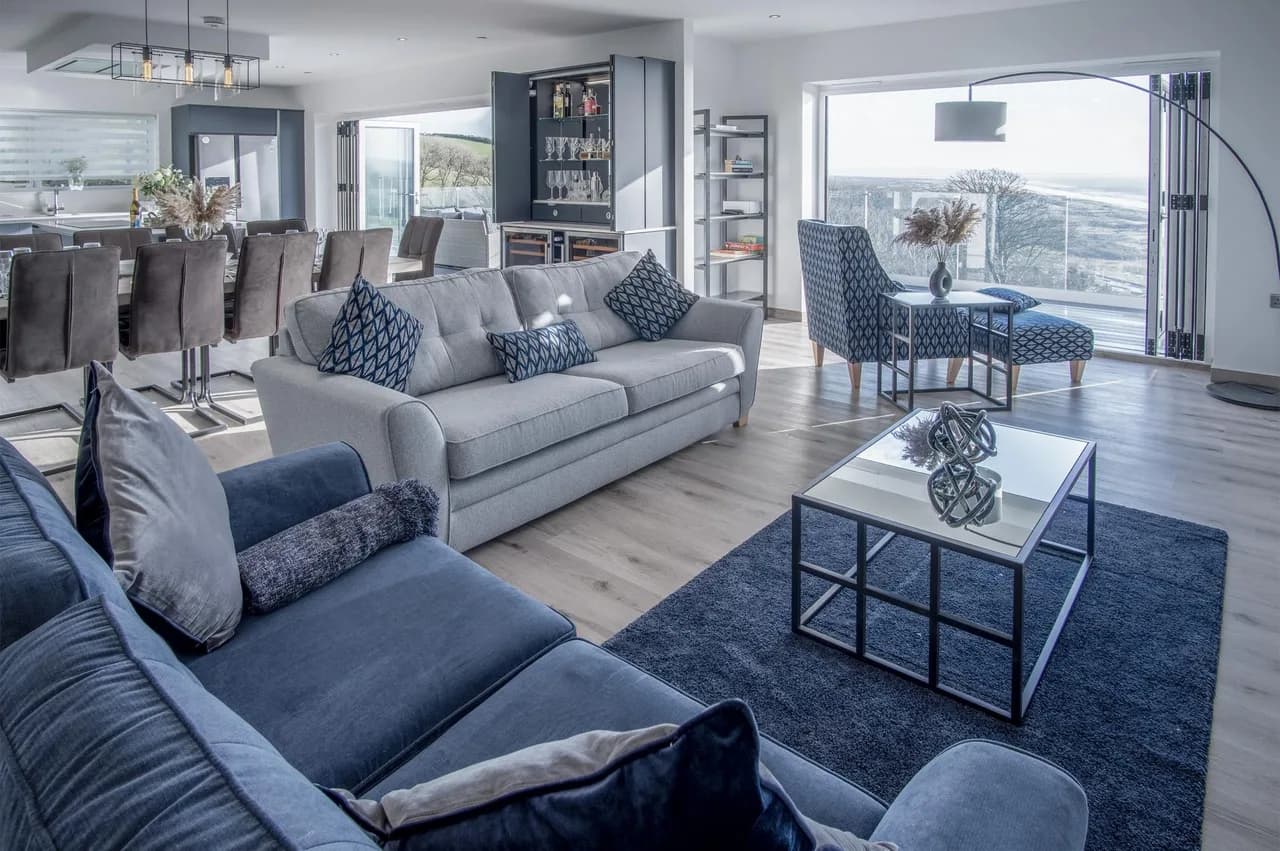 Oceanview Five Bedroom Retreat in Pendine photo 2