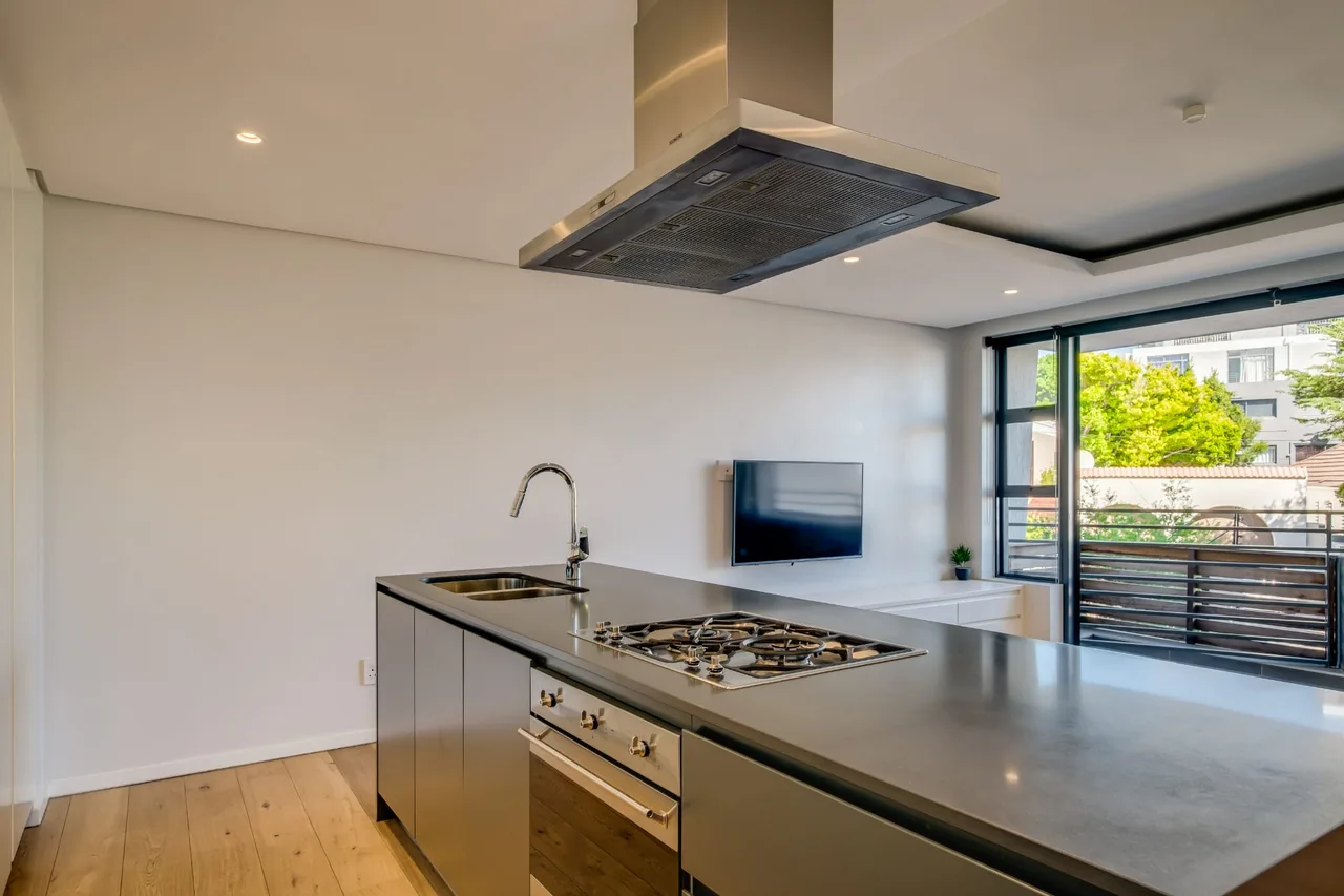 Modern Two-Bedroom Apartment in Cape Town photo 5