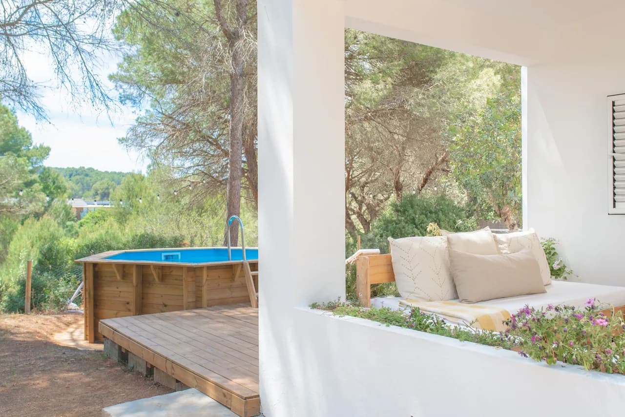Rural Retreat with Terrace in Santa Gertrudis de Fruitera photo 2