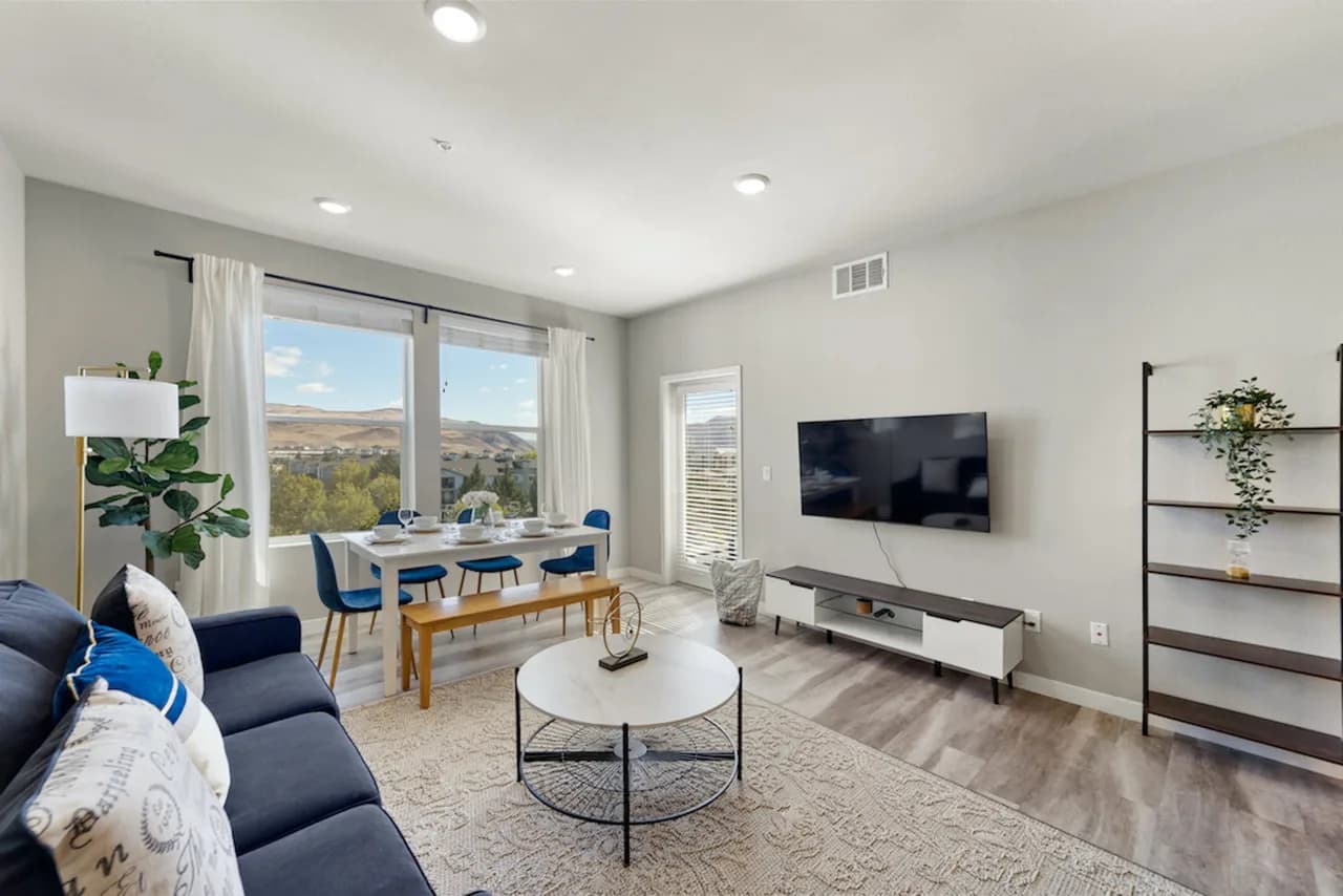 Rooftop Hot Tub Two Bedroom in Sparks Nevada