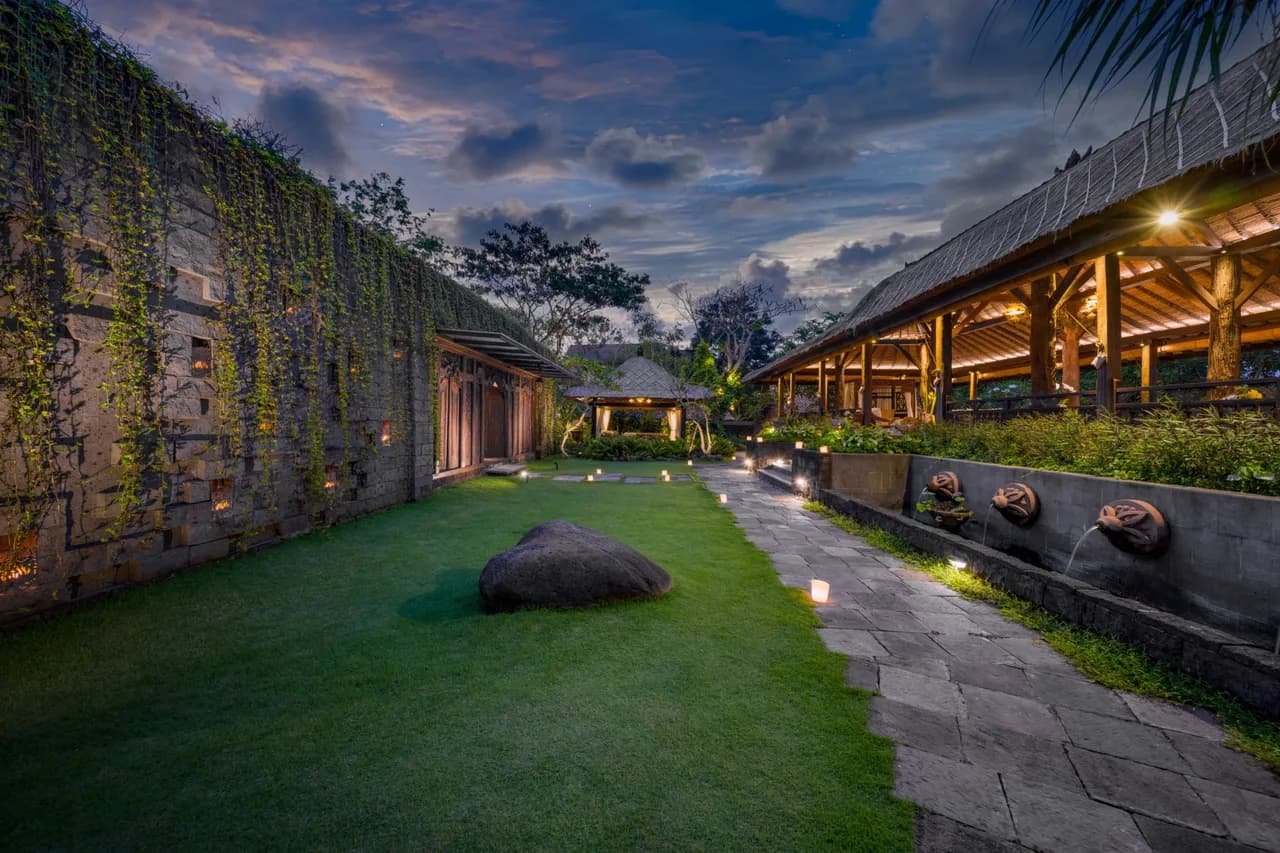 Balcony Terrace Villa in Jimbaran Bali photo 2
