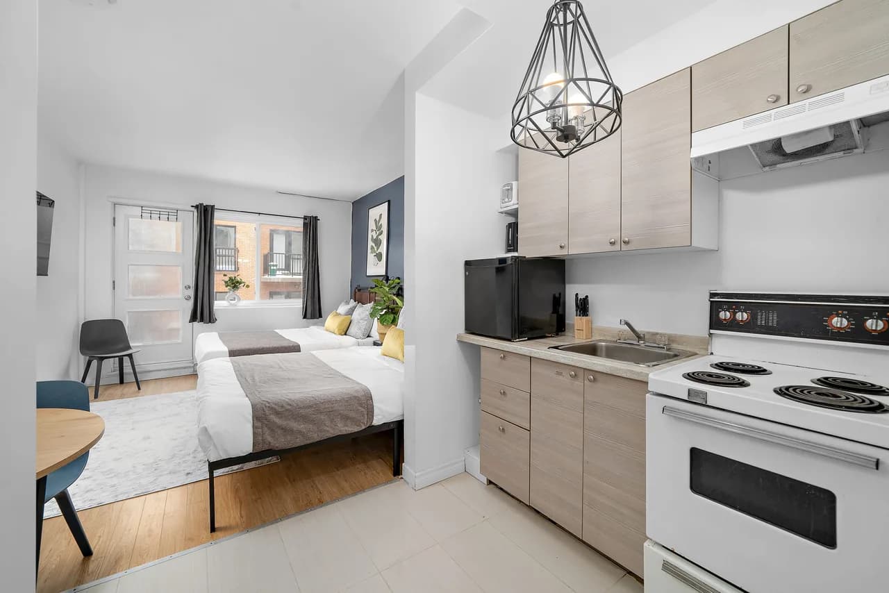 Renovated Studio Near McGill in Montreal photo 2
