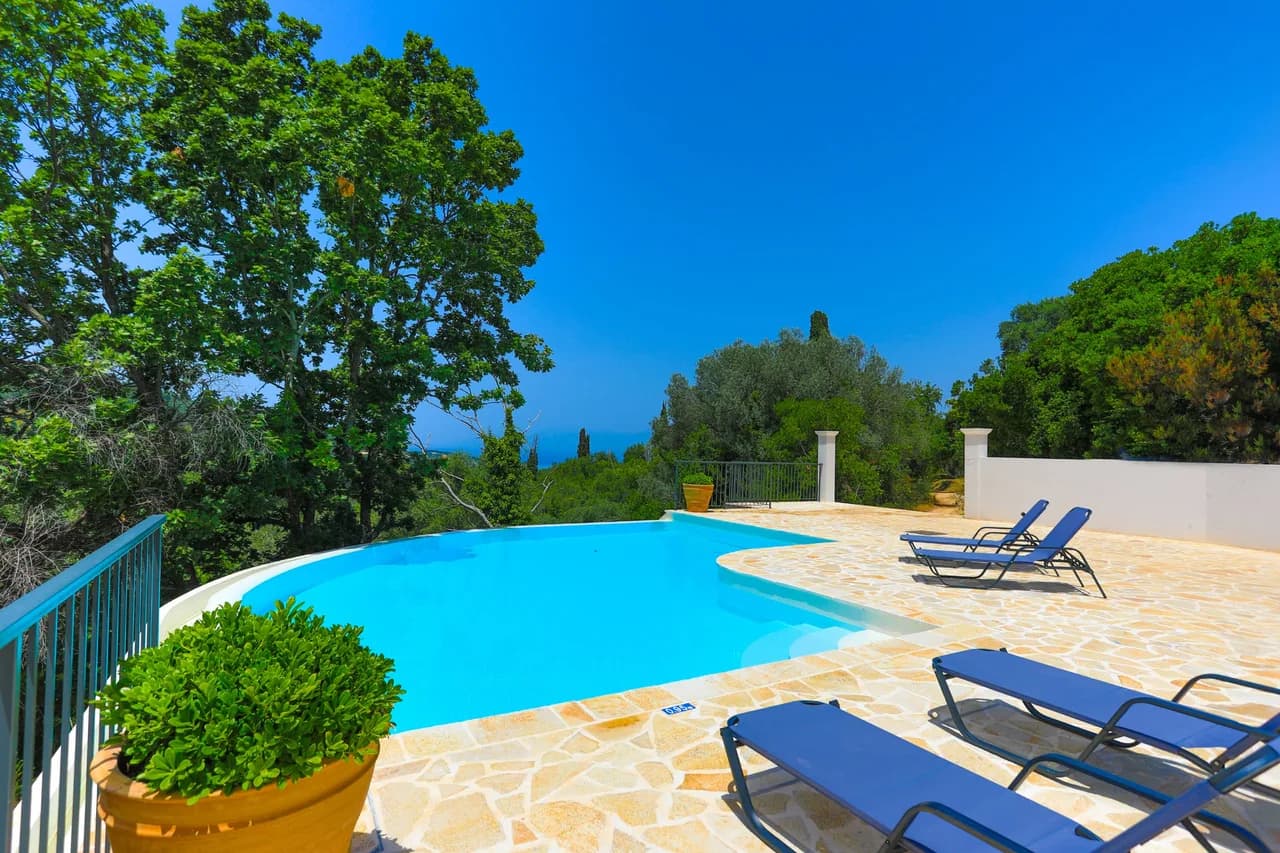 Infinity-Pool Villa with Sea Views in Kremithas photo 2