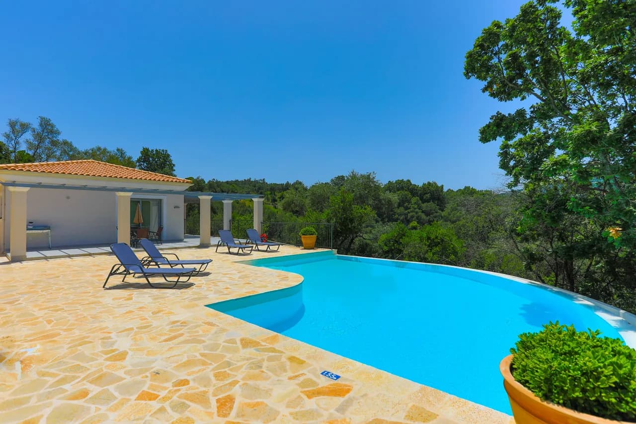 Infinity-Pool Villa with Sea Views in Kremithas photo 5