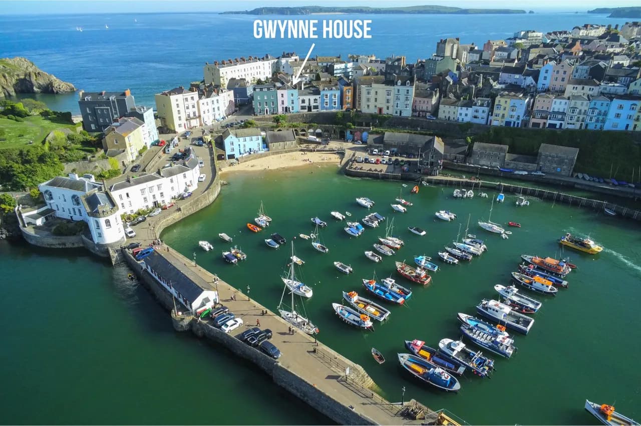 Downtown Six Bedroom Home in Tenby, Pembrokeshire Coast