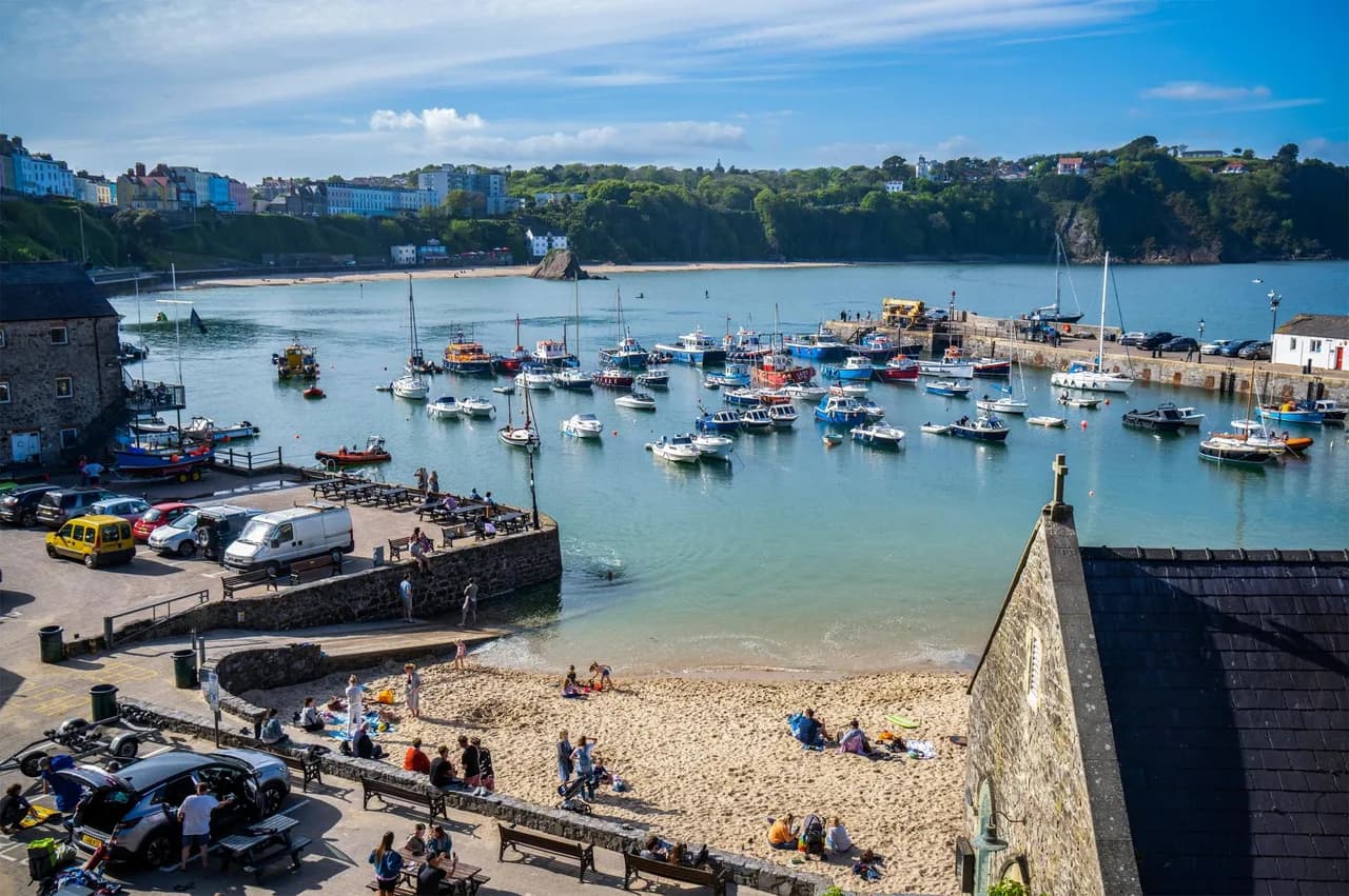 Downtown Six Bedroom Home in Tenby, Pembrokeshire Coast photo 4