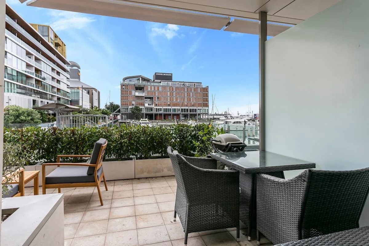 Waterfront Two Bedroom Retreat in Auckland photo 3