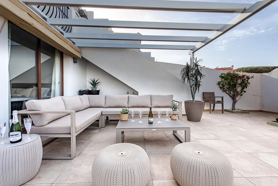 Terrace Five Bedroom Villa in Nerja photo 4