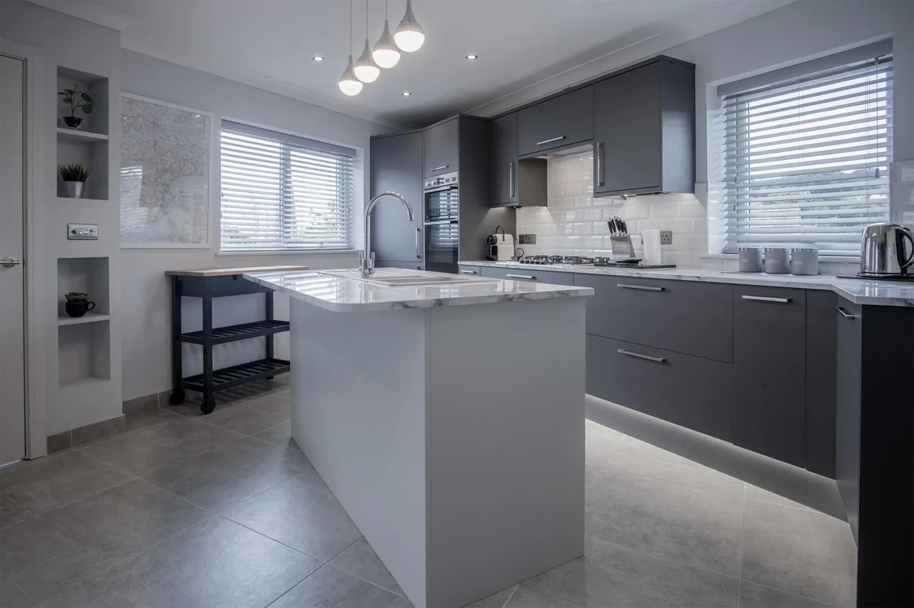 Beach View Four Bedroom Villa in Saundersfoot Pembrokeshire photo 4