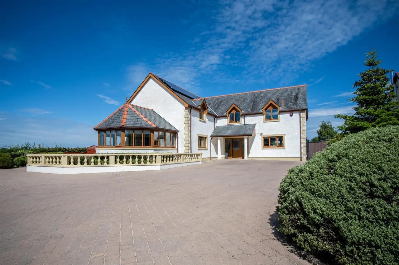 Garden Hot Tub Villa in Pembrokeshire Coast